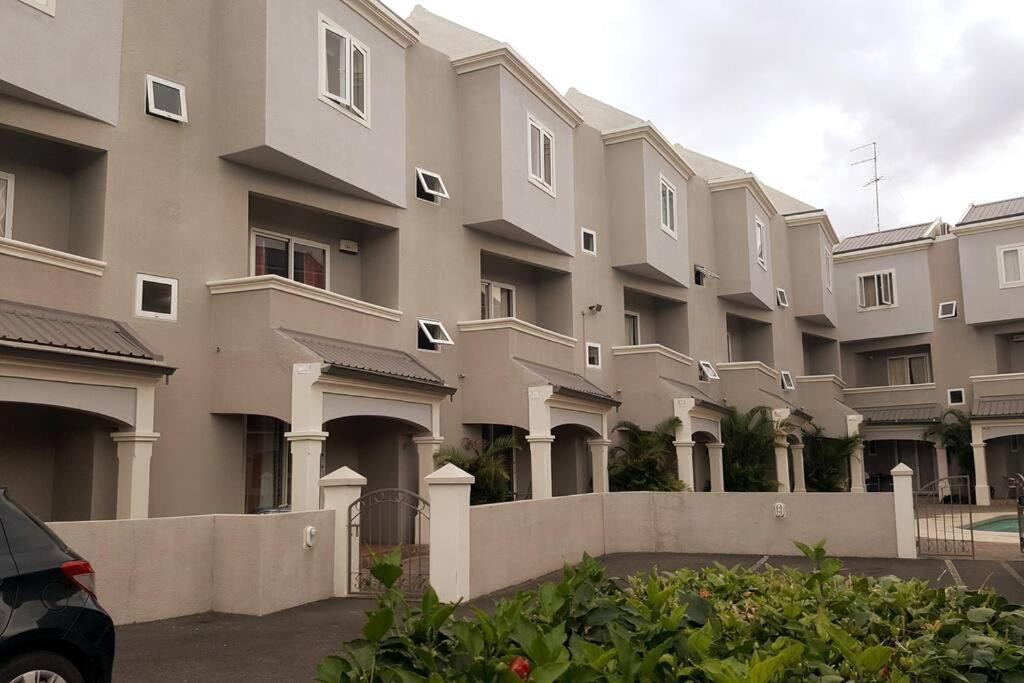 Sunshine Luxurious Villa:4 Mins Walk From Beach Flic en Flac Exterior foto