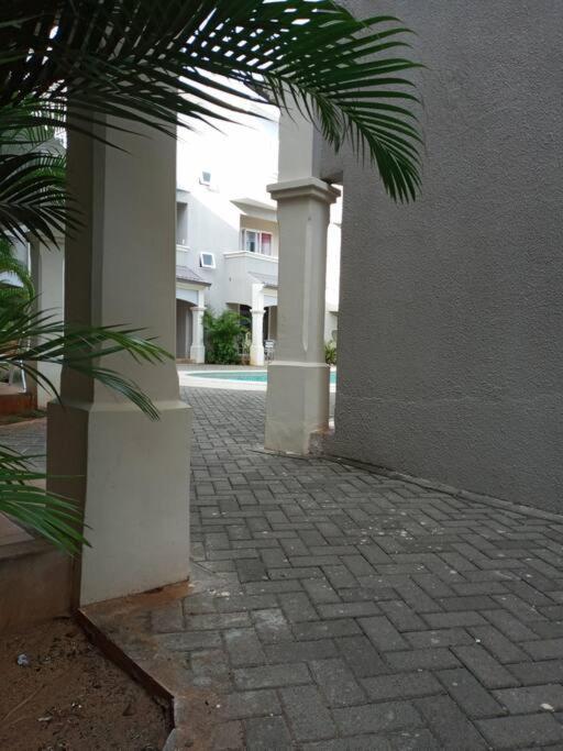 Sunshine Luxurious Villa:4 Mins Walk From Beach Flic en Flac Exterior foto